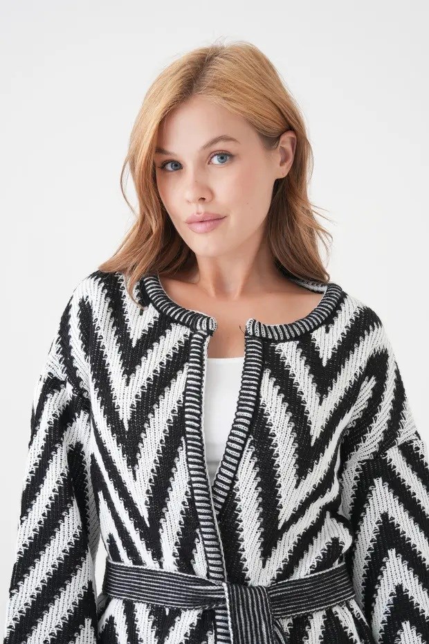 Kadın Triko Kumaş Zigzag Desenli Kuşaklı Tasarım Siyah Beyaz Triko Hırka 3201