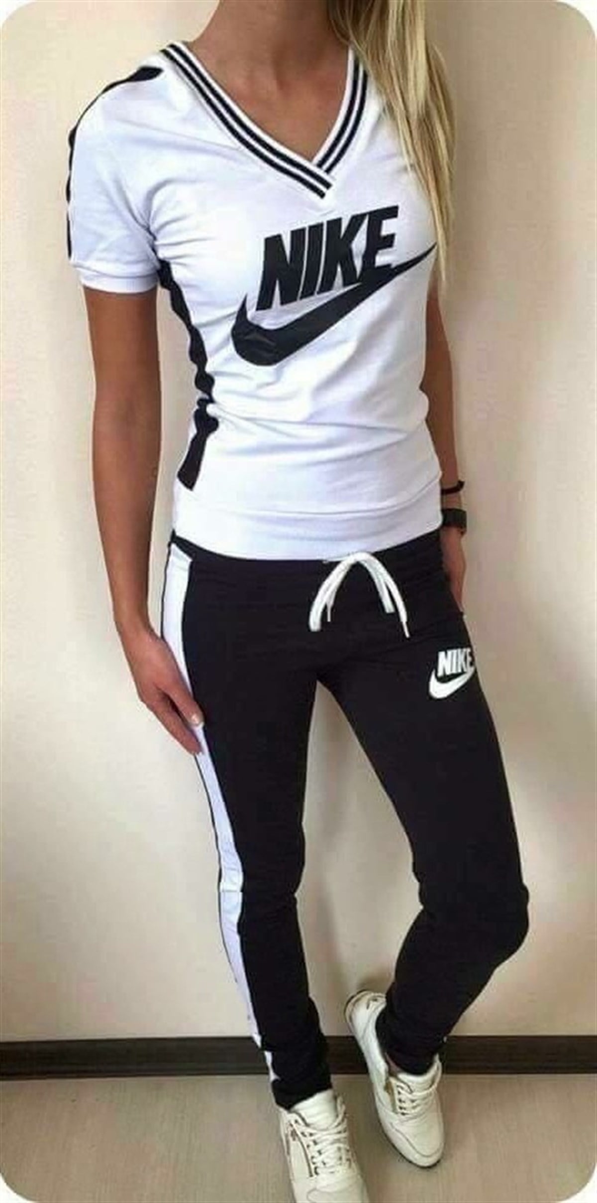 KAPİŞON DETAYLI ALT ÜST BAYAN EŞOFMAN TAKIM SVR-005-2