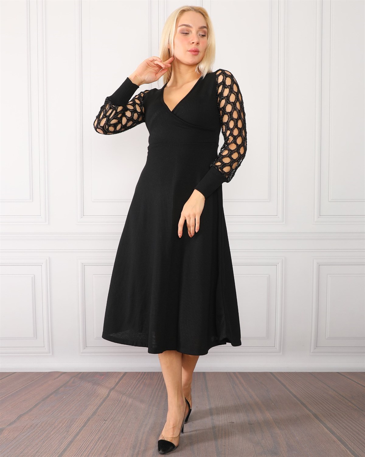 KOL DETAYLI GÖĞÜS DEKOLTELİ KRUVAZE YAKA UZUN KOLLU SİYAH ELBİSE BLACK DRESS KİKİ-020