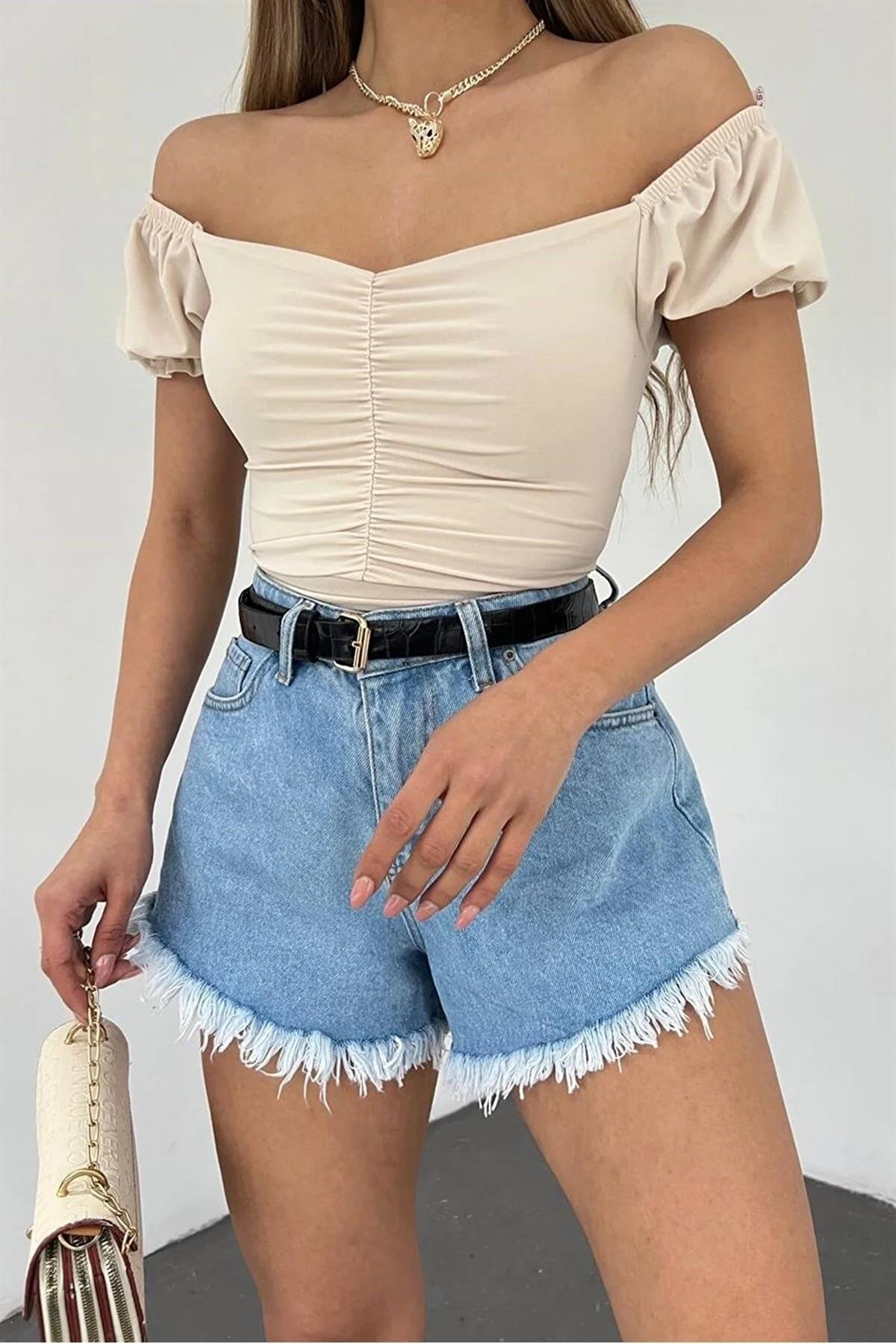 Krem Sandy Kumaş Degaje Yaka Büzgü Detaylı Kısa Kollu Crop Bluz 36 cm 10059