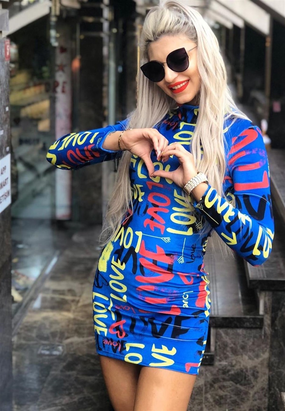 LOVE DESENLİ ESNEK KADİFE KUMAŞ UZUN KOLLU MİNİ ELBİSE KADİFE KUMAŞ GECE ELBİSESİ VELVET MINI DRESS BLACK PROM DRESS BLACK PARTY DRESS BLACK MINI DRESS LP-287-4