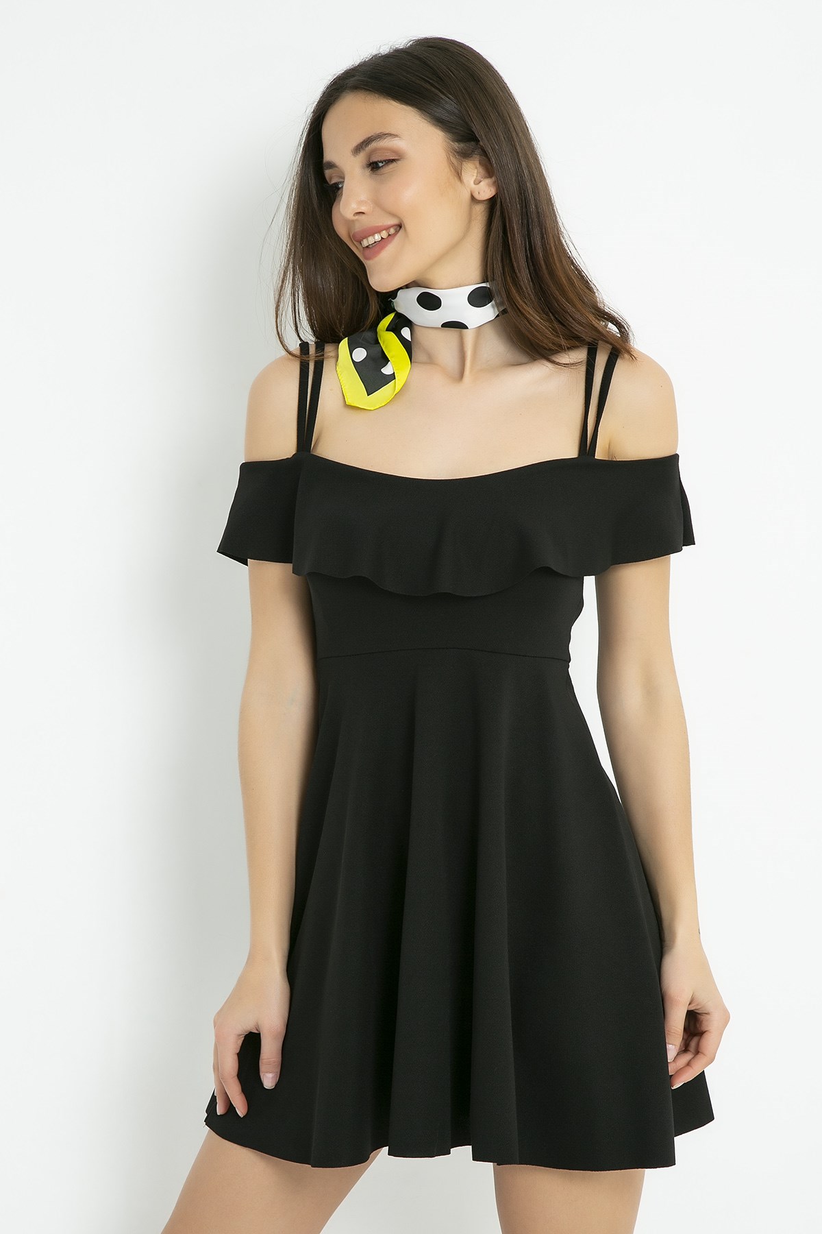 VOLAN DETAYLI ESNEK KUMAŞ ASKILI SİYAH MİNİ ELBİSE SİYAH ELBİSE SLEVELESS BLACK MINI DRESS 4646031890164