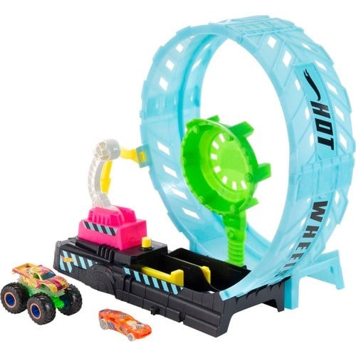 Hot Wheels Monster Trucks Karanlıkta Parlayan Çember HBN02