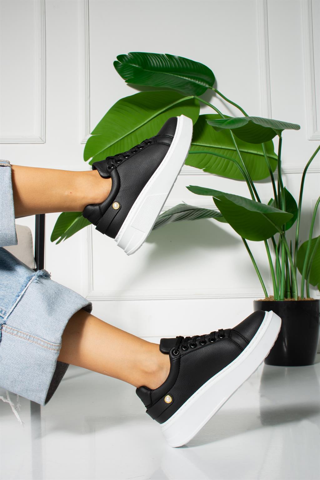 ShoetekAgatha Sneaker 