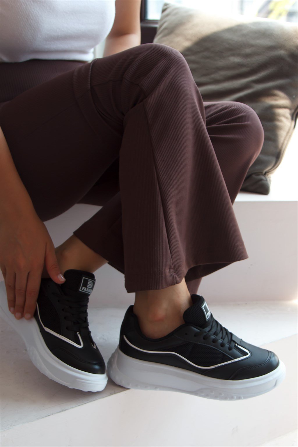 ShoetekCyrus Sneaker