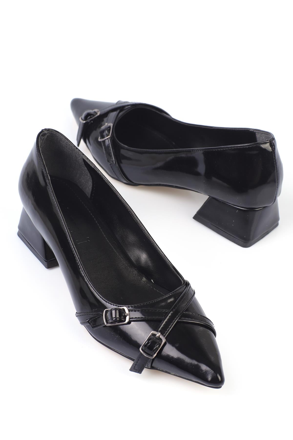 ShoetekLaura