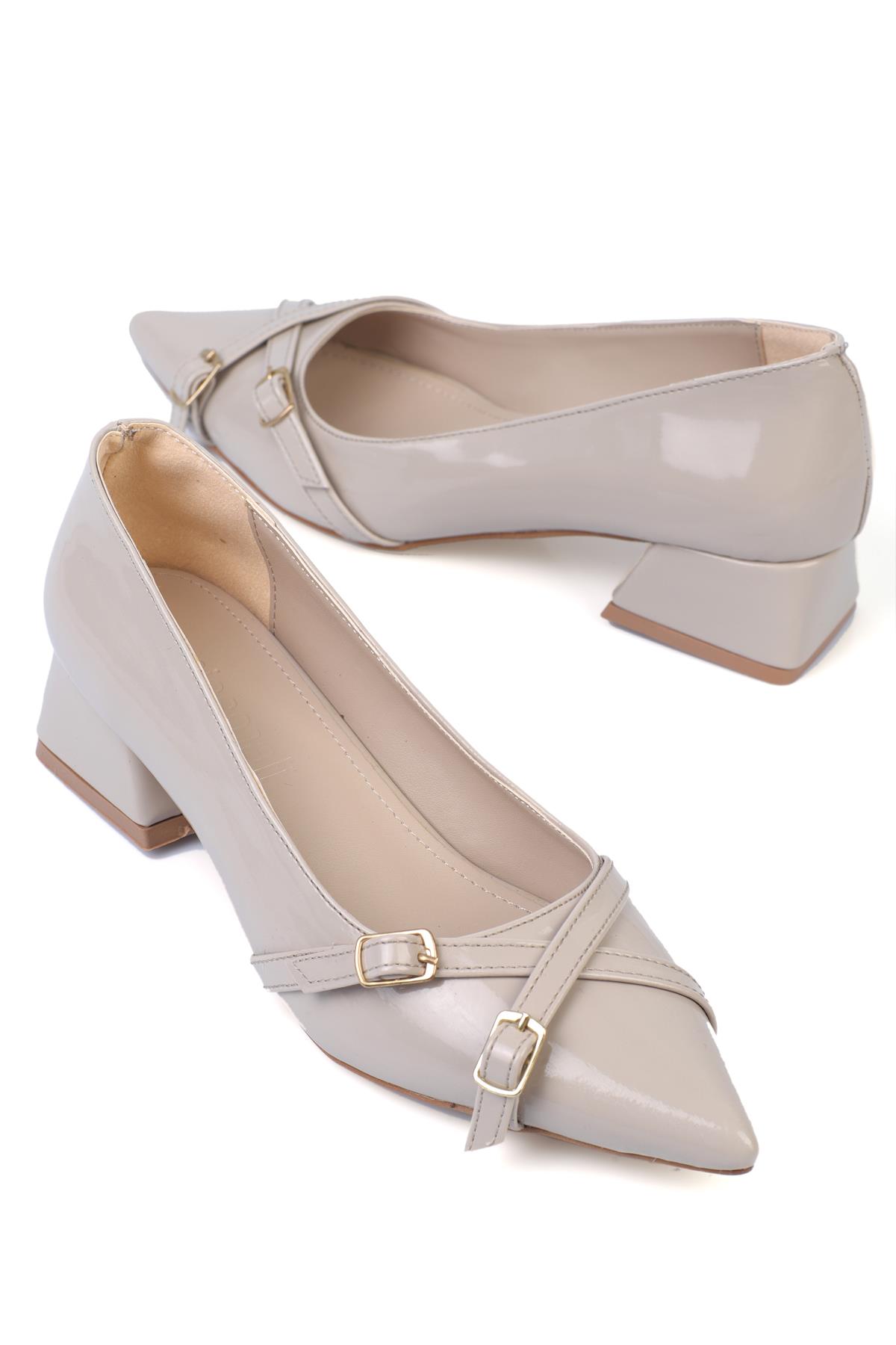 ShoetekLaura