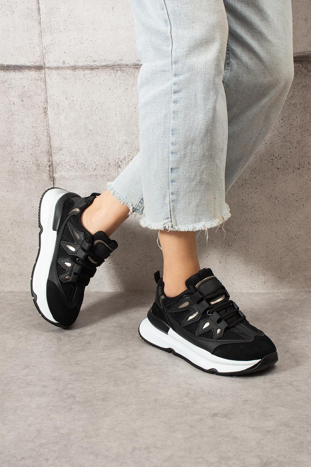 ShoetekLawse