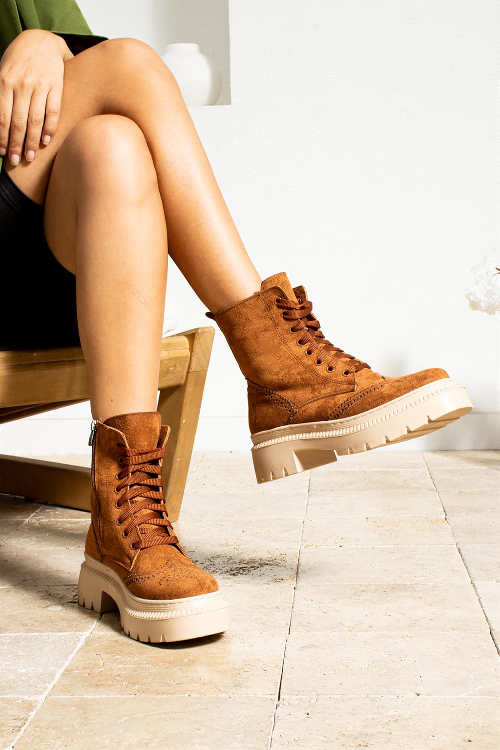 ShoetekAracelia