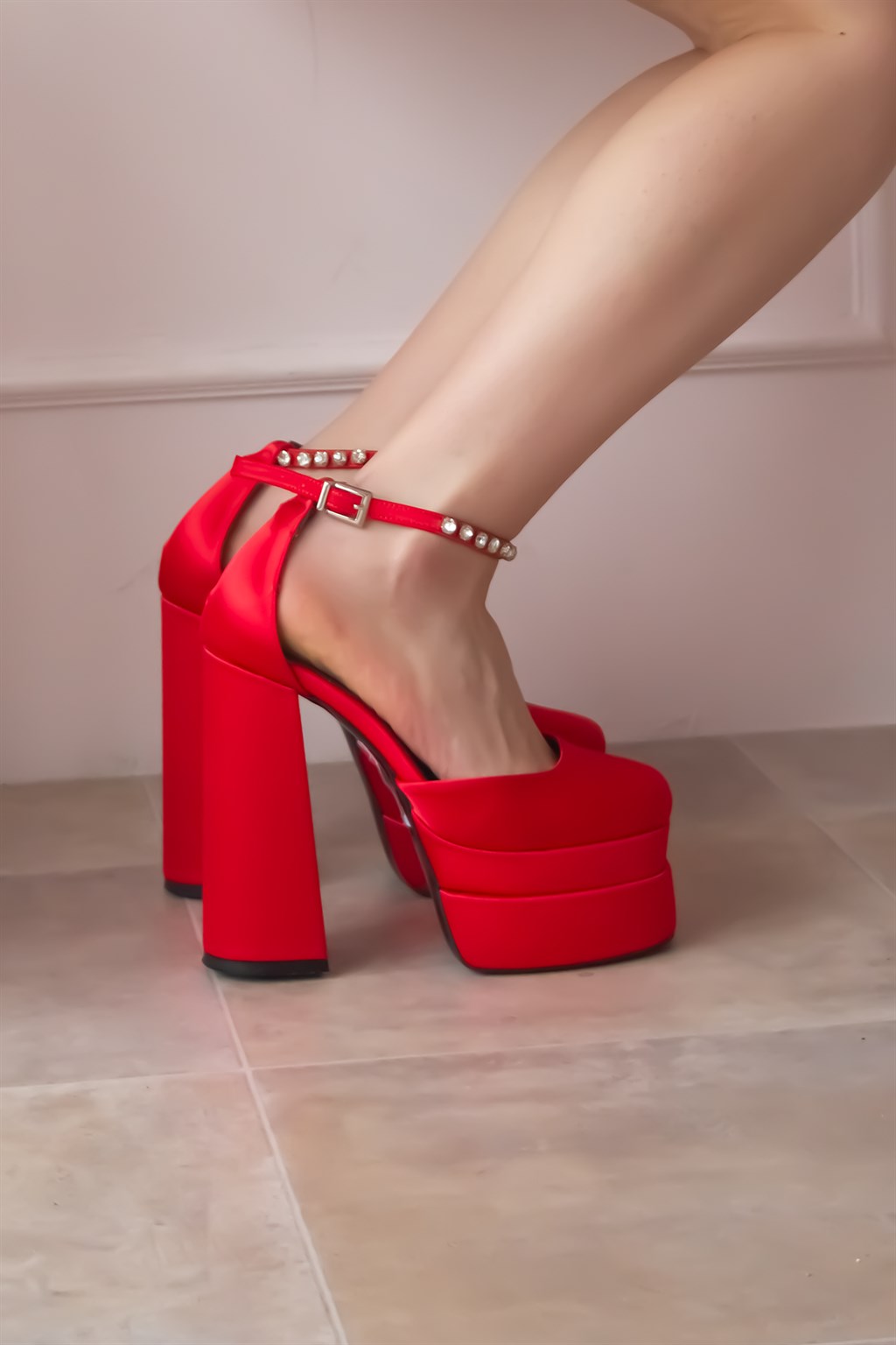 SHOETEK Kadın Topuklu Ayakkabı Saten Taşlı Çift Platformlu Rianna Kırmızı