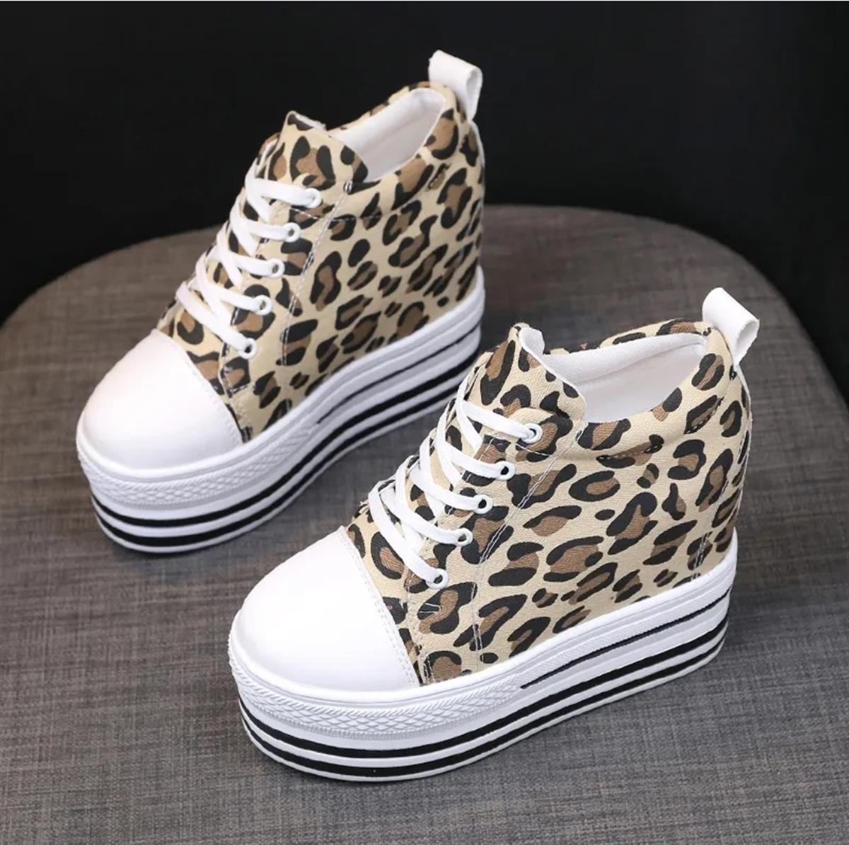 Dolgu Topuk Leopar Spor Ayakkabı