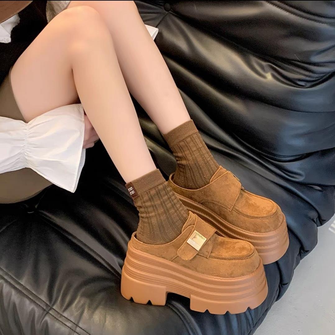 Dolgu Topuk Süet Terlik