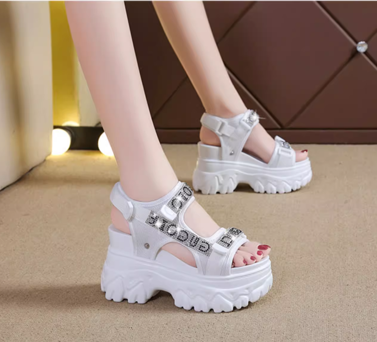 Dolgu Topuk Sandalet