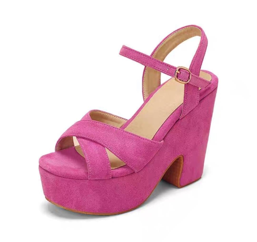 Dolgu Topuk Sandalet