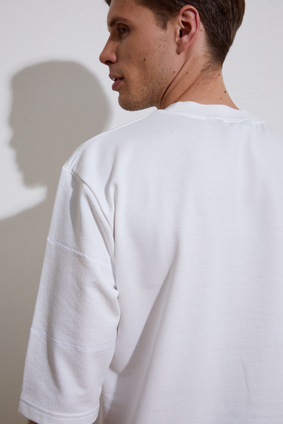 Erkek Kolu Parcalı Oversıze Beyaz T-Shirt
