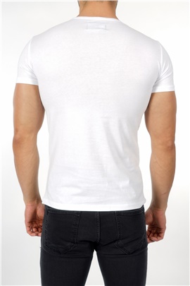 Üçgen Kamuflaj Baskılı Beyaz T-Shirt 