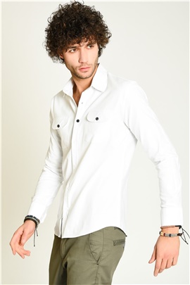 Cebi ve Önü Çıtçıtlı Düğmeli Beyaz Erkek Gömlek