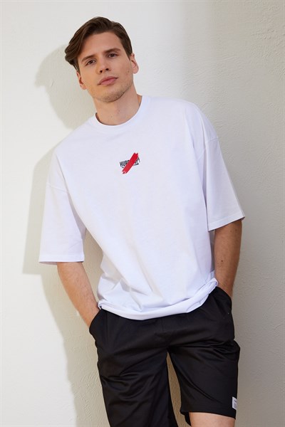 Erkek Caravaggio Kırmızı Bant Şerit Beyaz T-Shirt