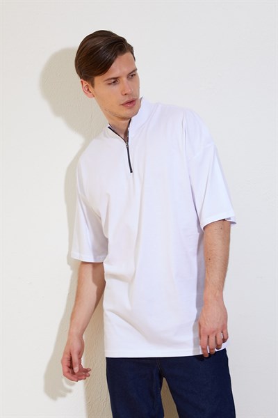 Erkek Yarı Fermuarlı Dik Yakalı Oversize Beyaz T-Shirt
