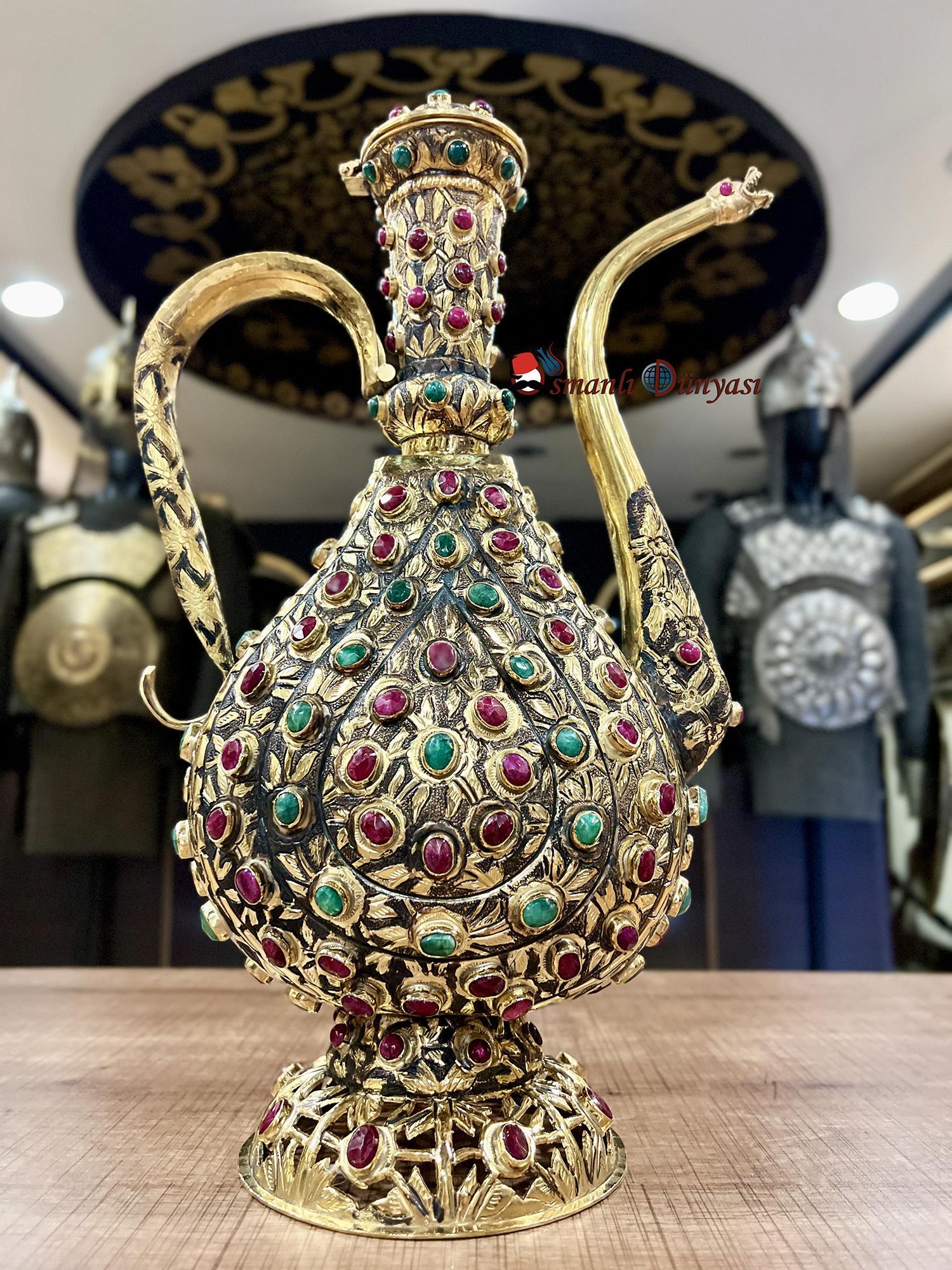 Sarayın Hazinesi Sultanların Yassı İbriği