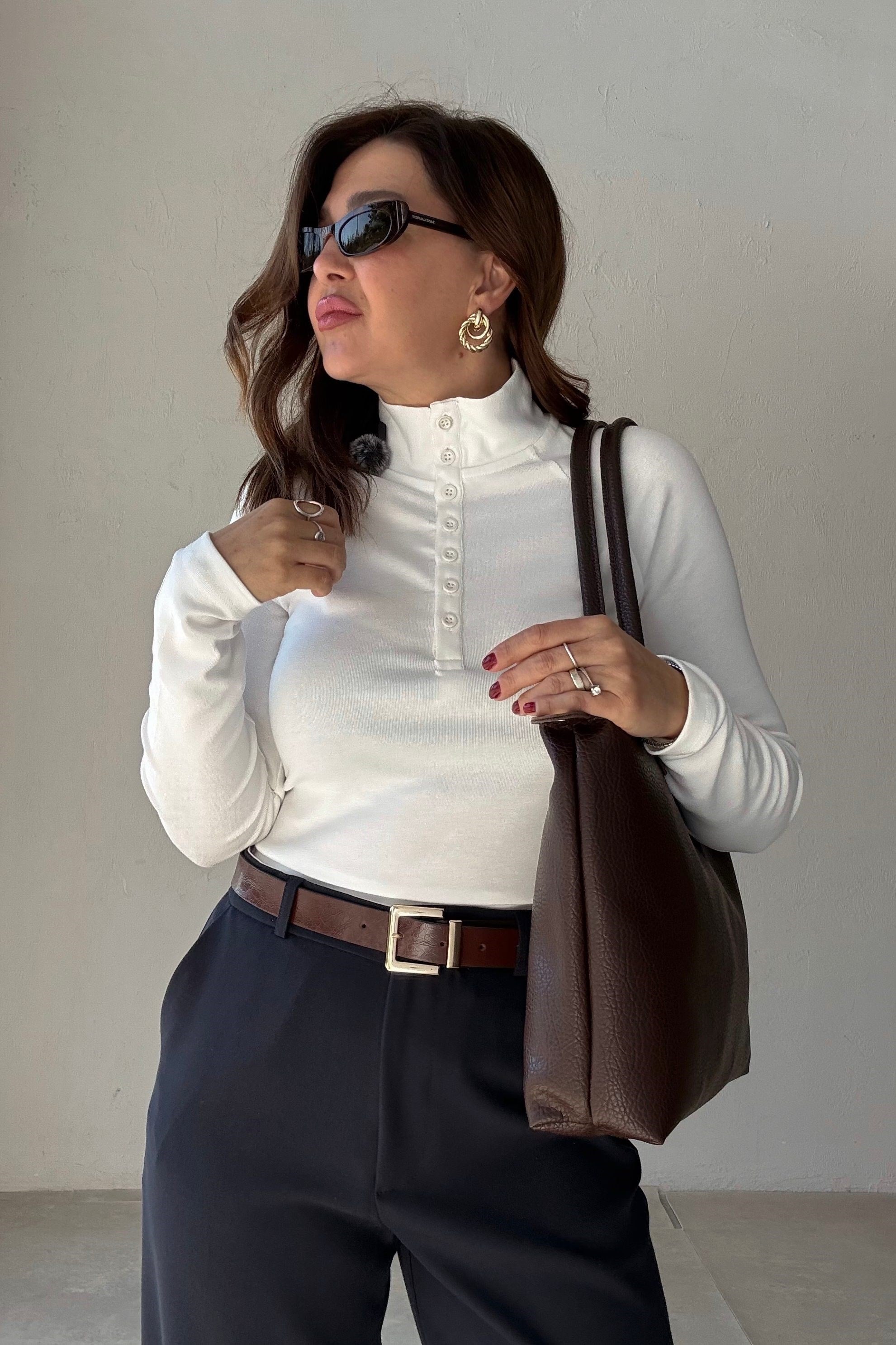 Ekru Yüksek Yaka Basic Üst 