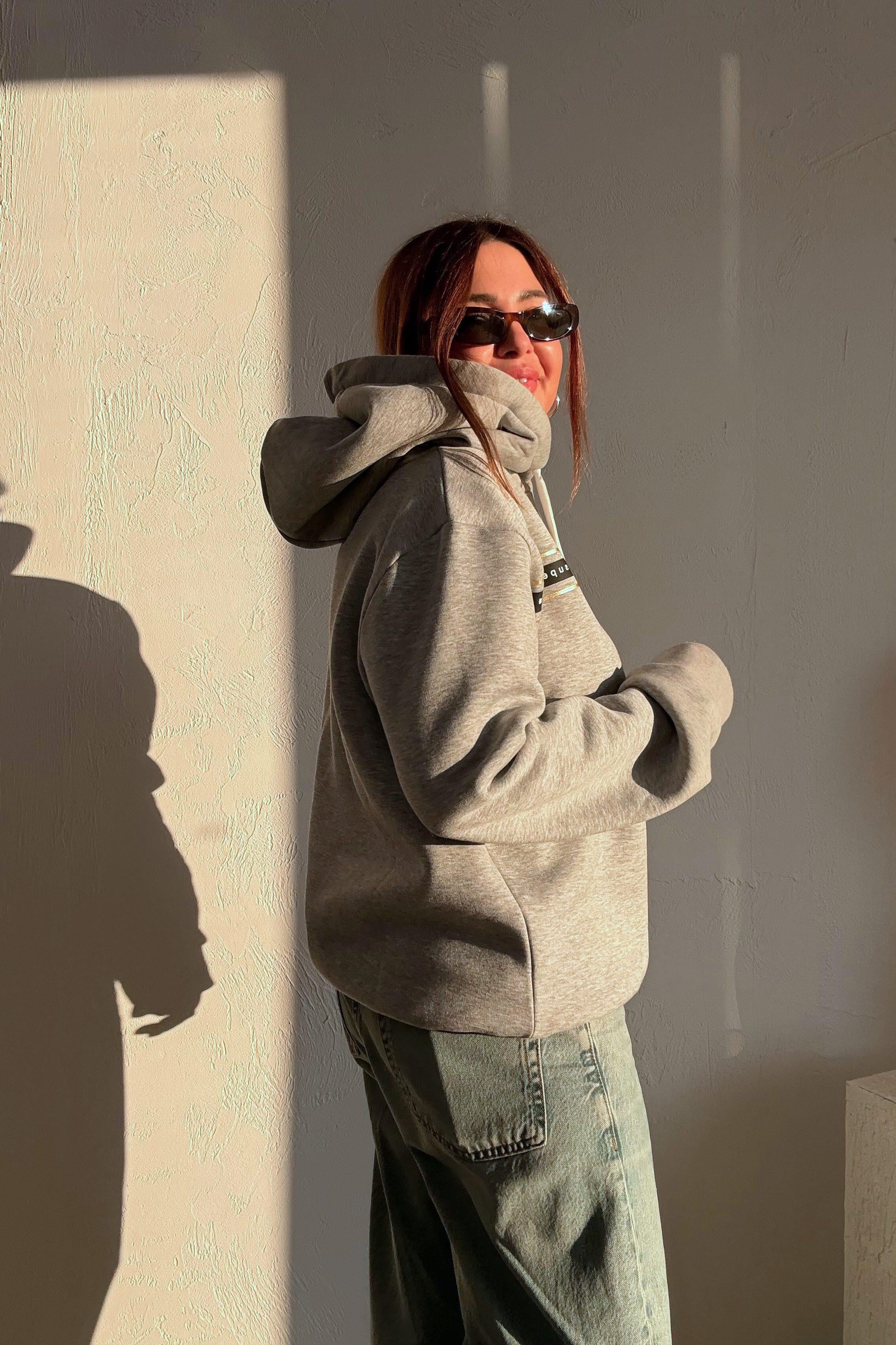 Gri Kapşonlu Sweatshirt 