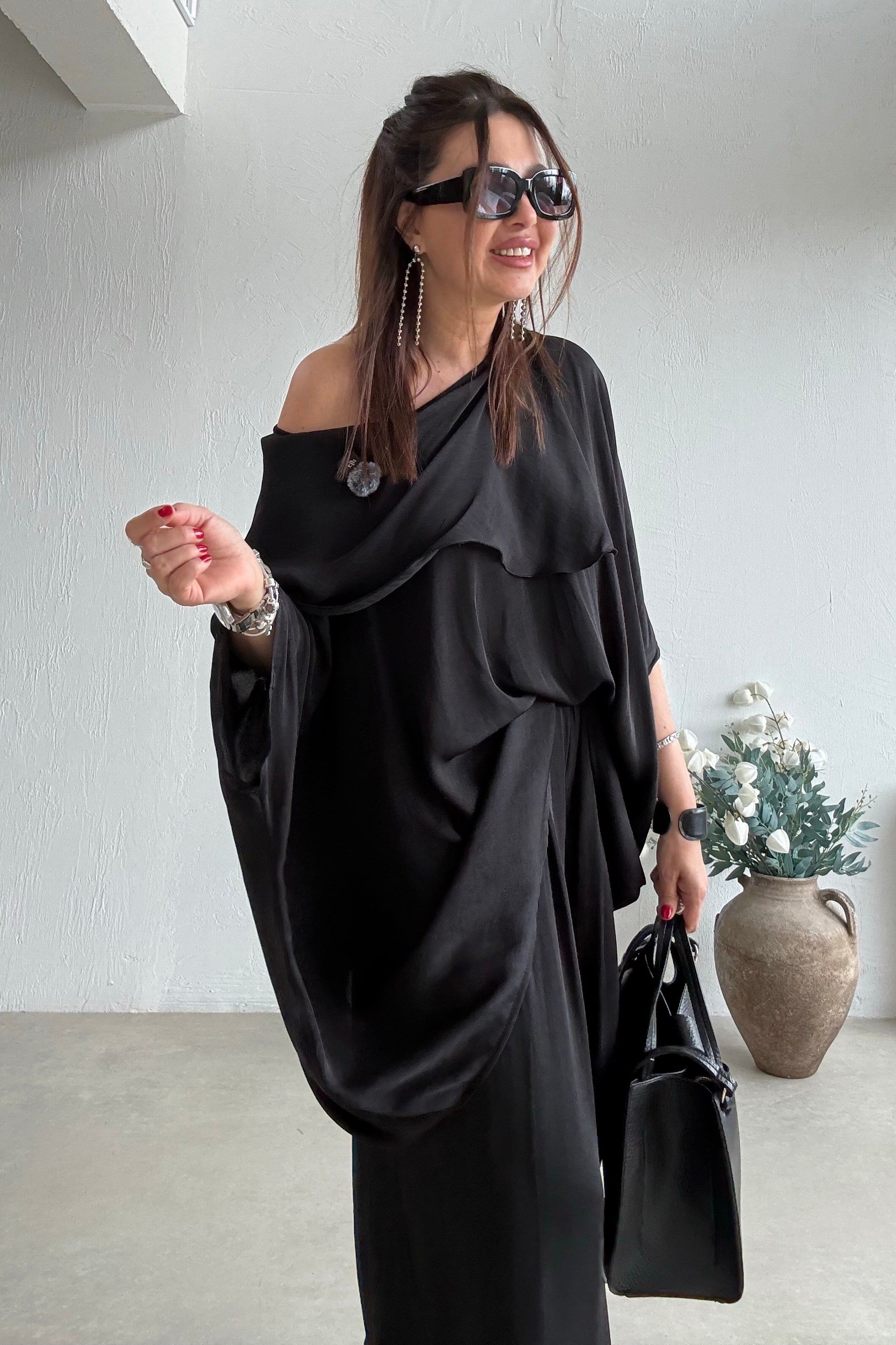 Siyah Asimetrik Tril Takım 