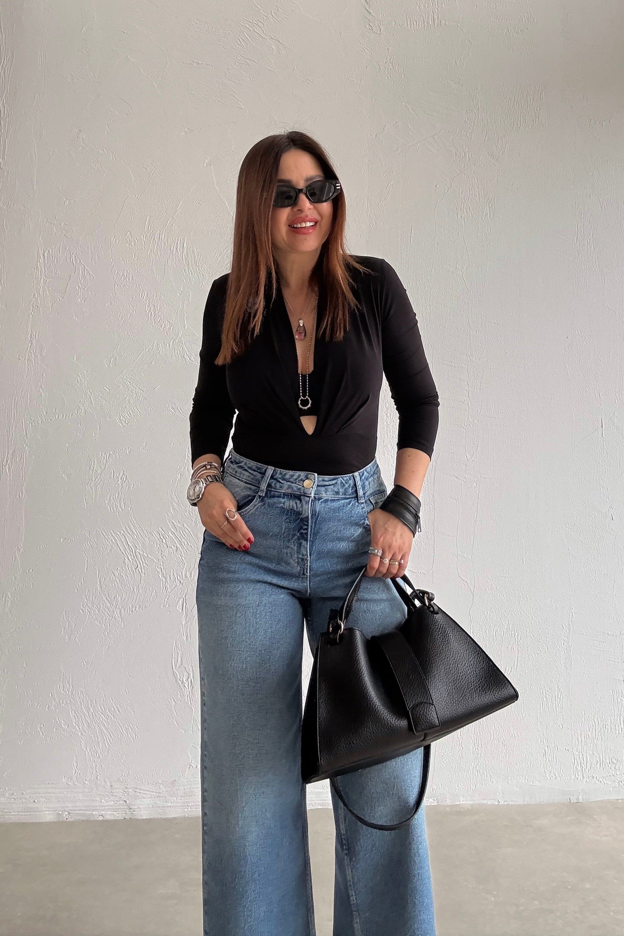 Siyah Derin V Yaka Bodysuit