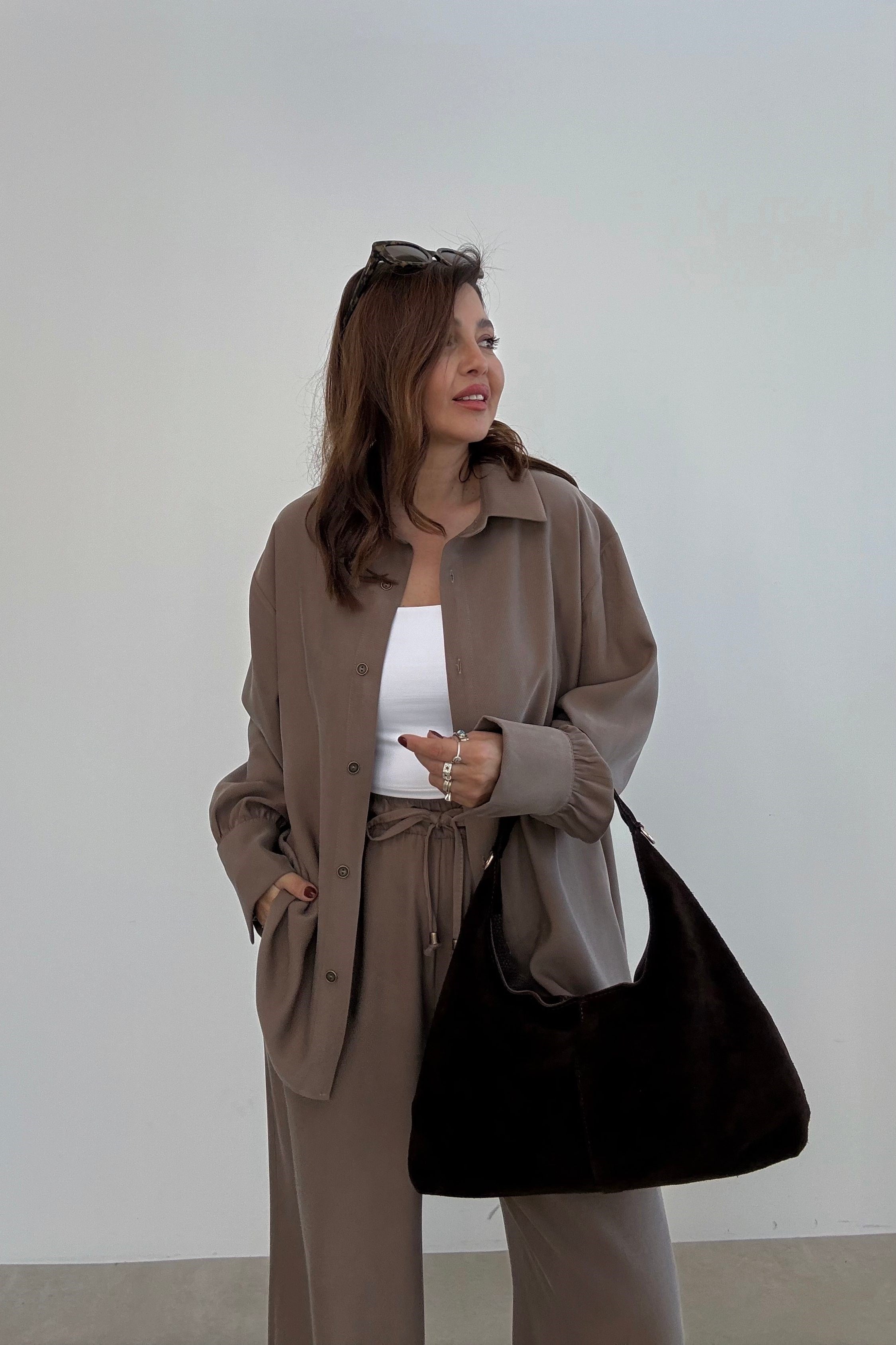 Bej Özel Dokuma Gömlek Pantolon Takım 