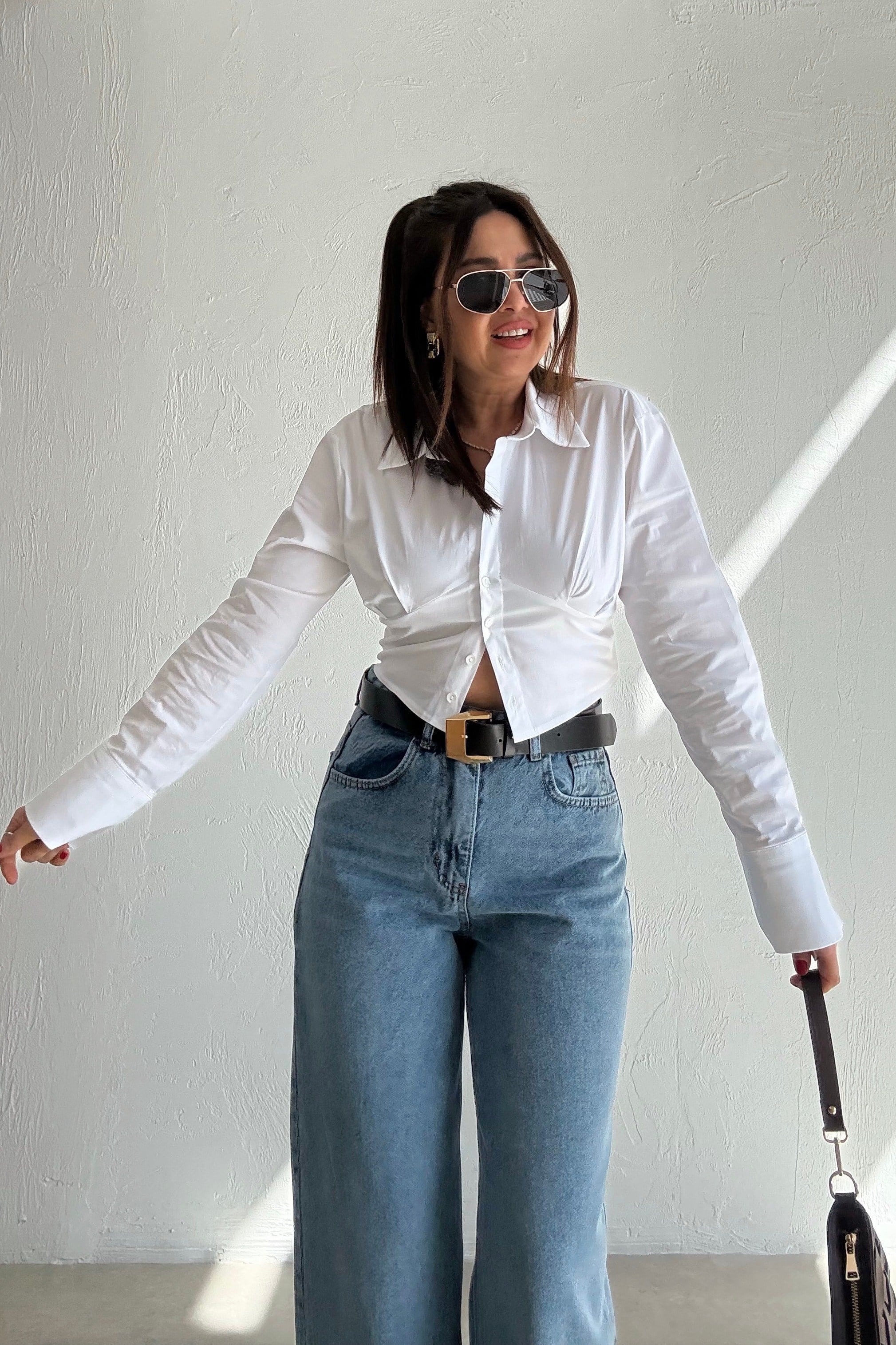 Beyaz Bağcıklı Gömlek 