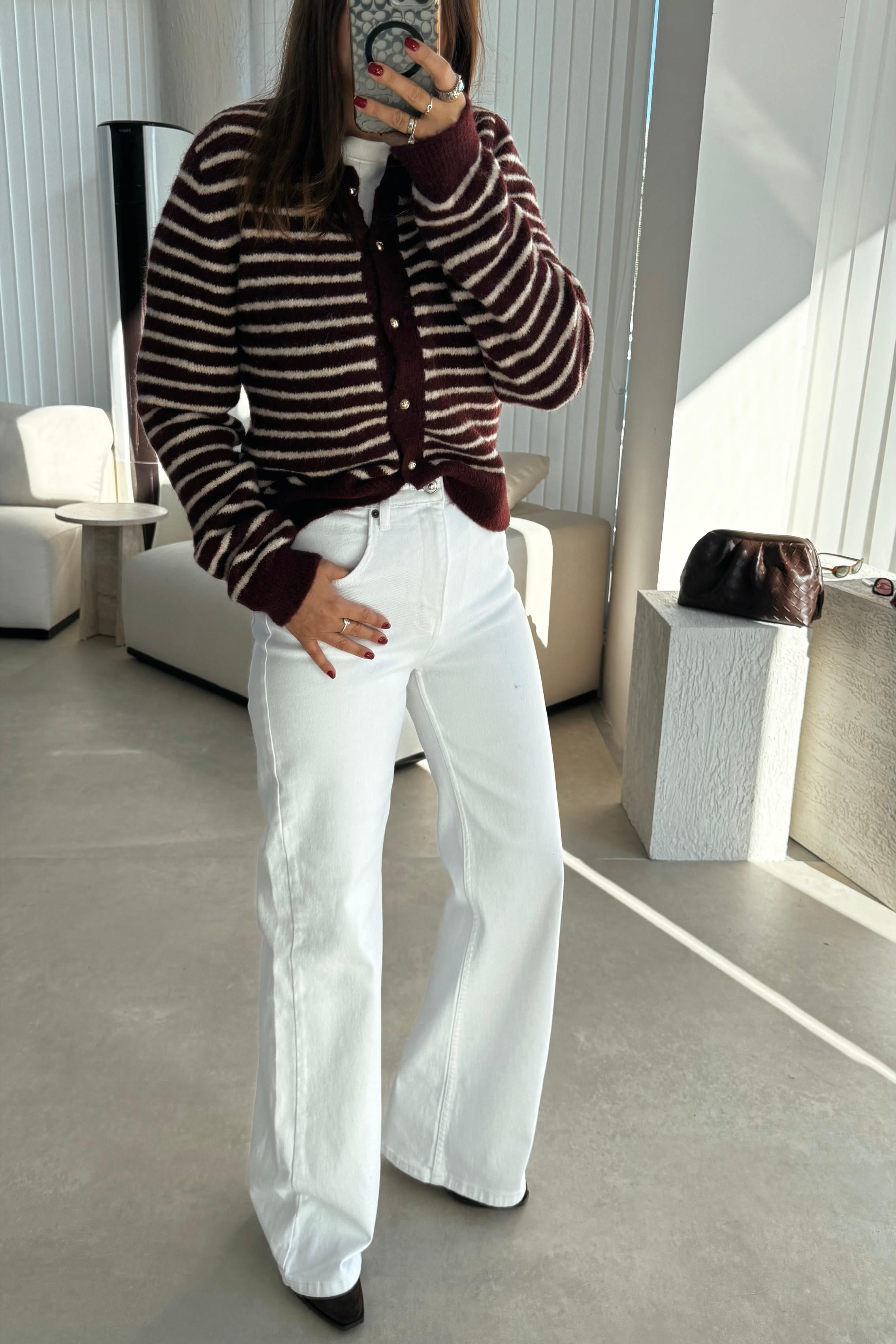 Beyaz Bol Paça Jean 