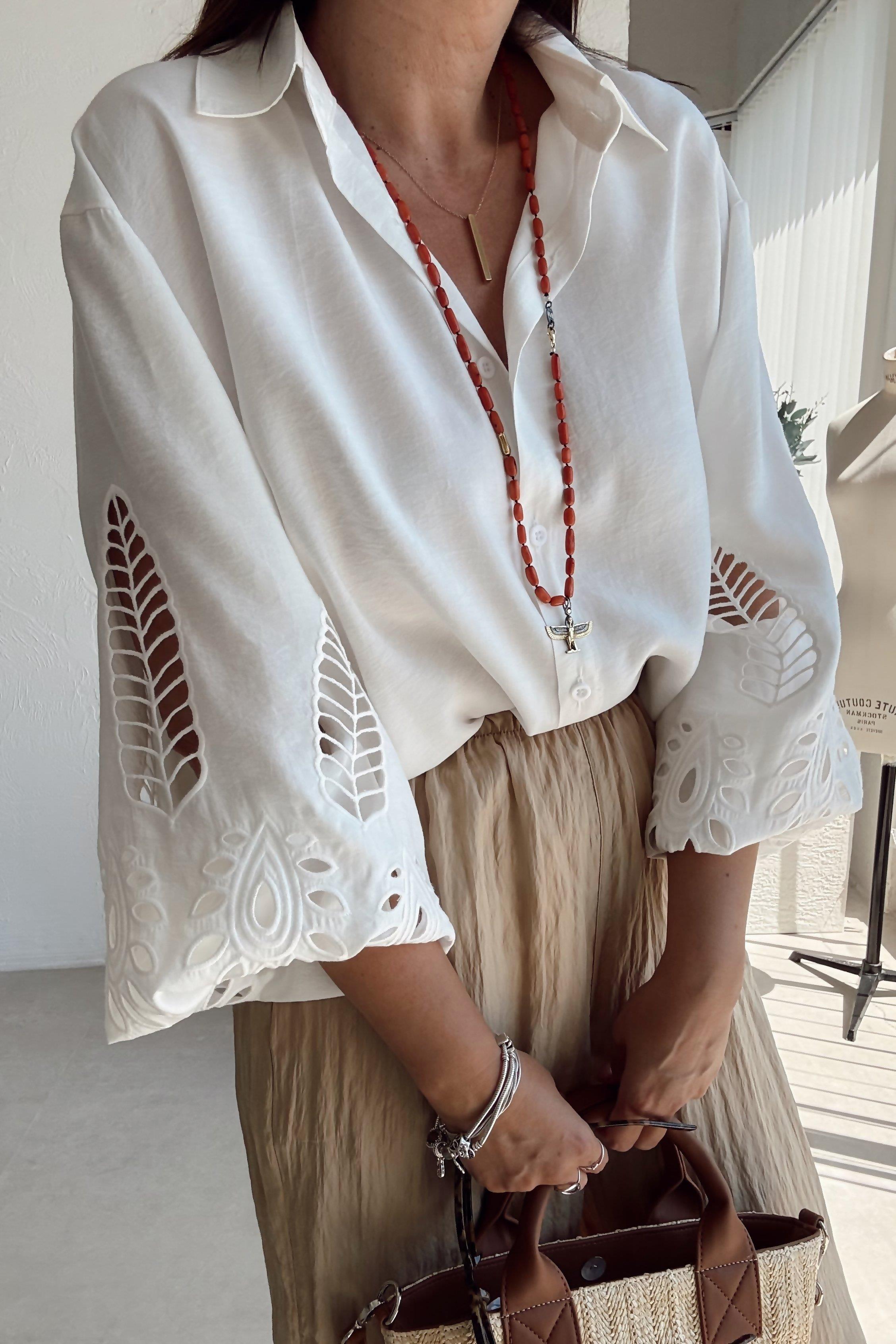 Beyaz Oversize Nakışlı Gömlek 