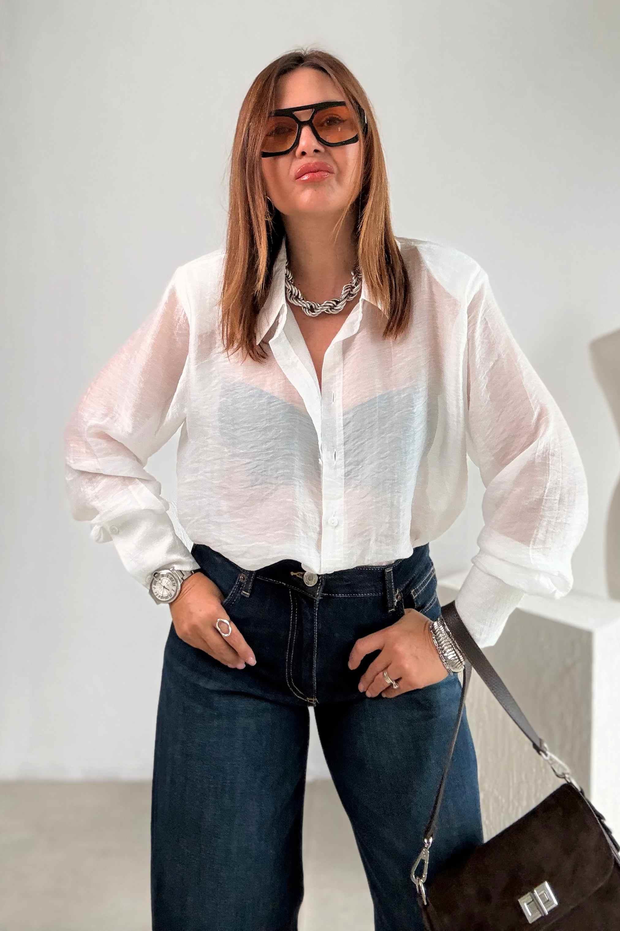 Beyaz Vatkalı Gömlek 