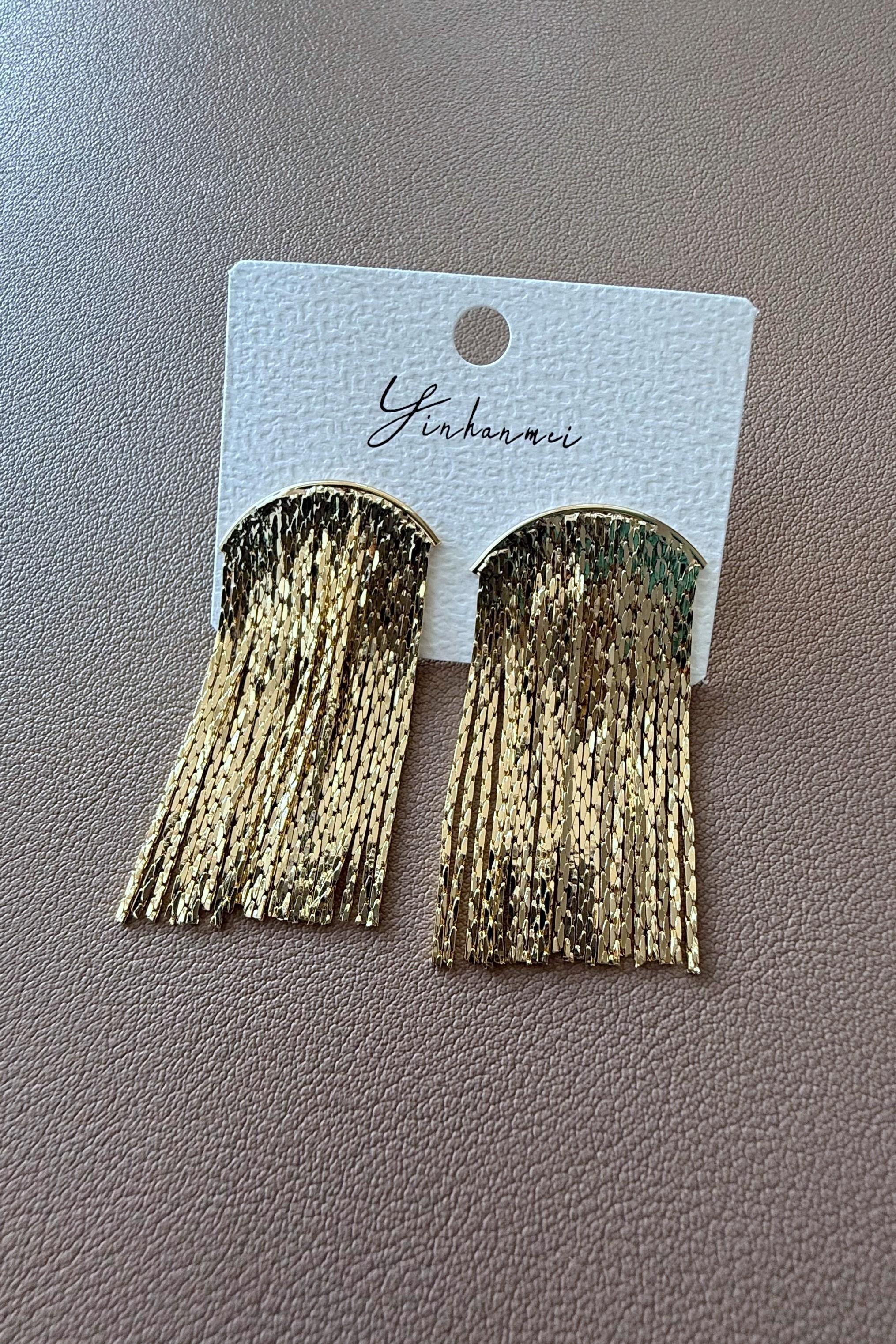 Gold Kısa Saçak Küpe 