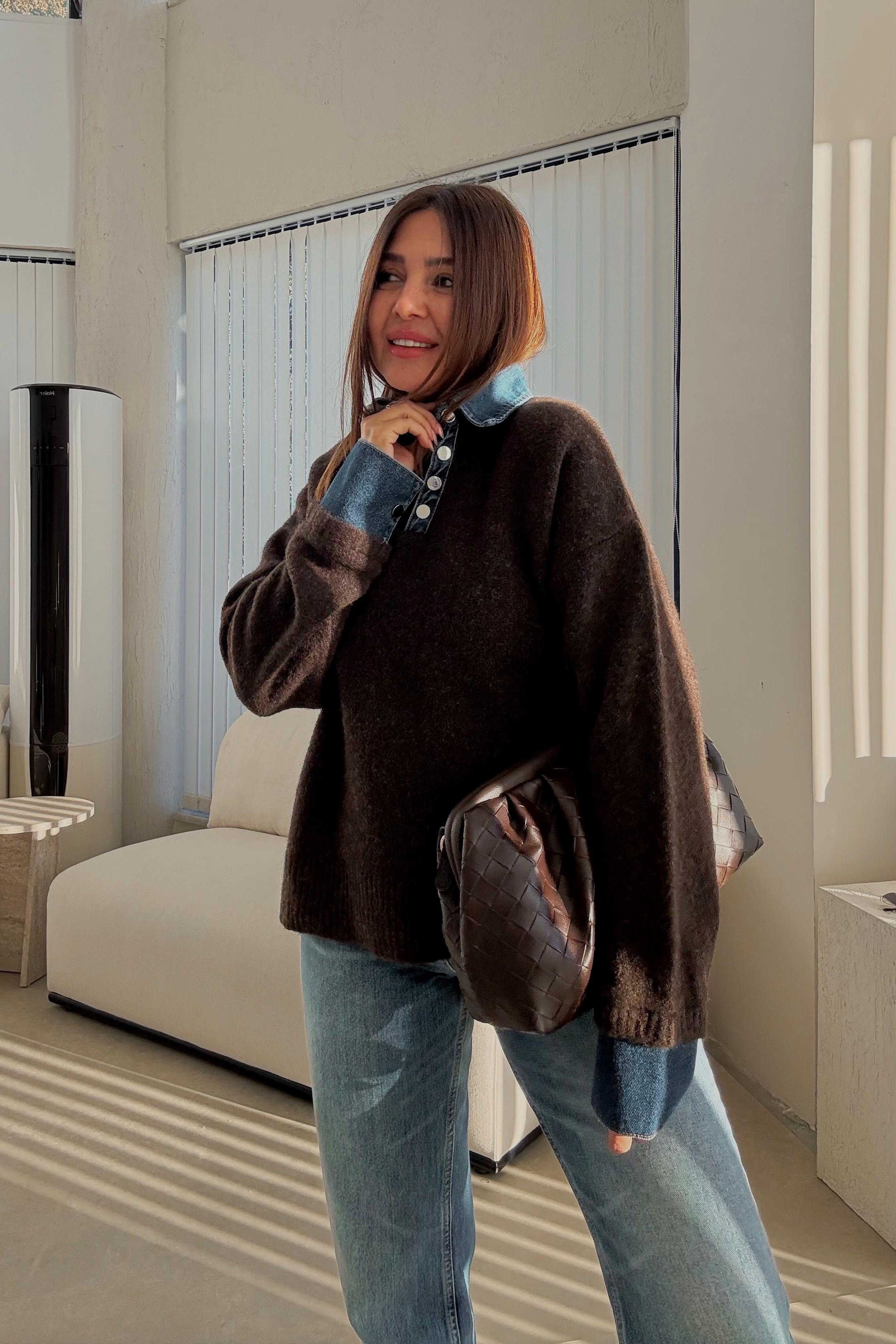 Kahverengi Denim Yakalı Kazak 