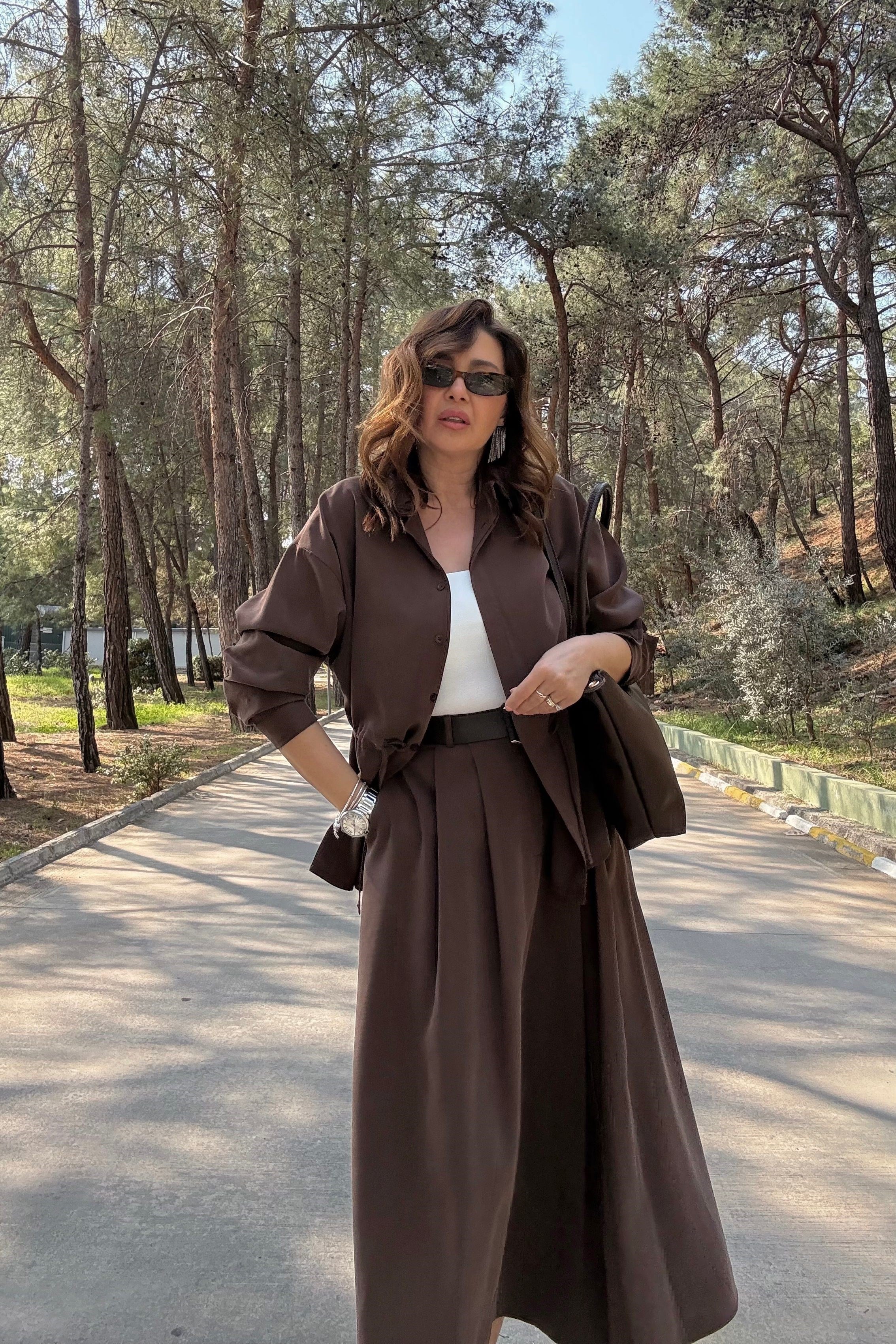 Kahverengi Etekli Spor Takım 