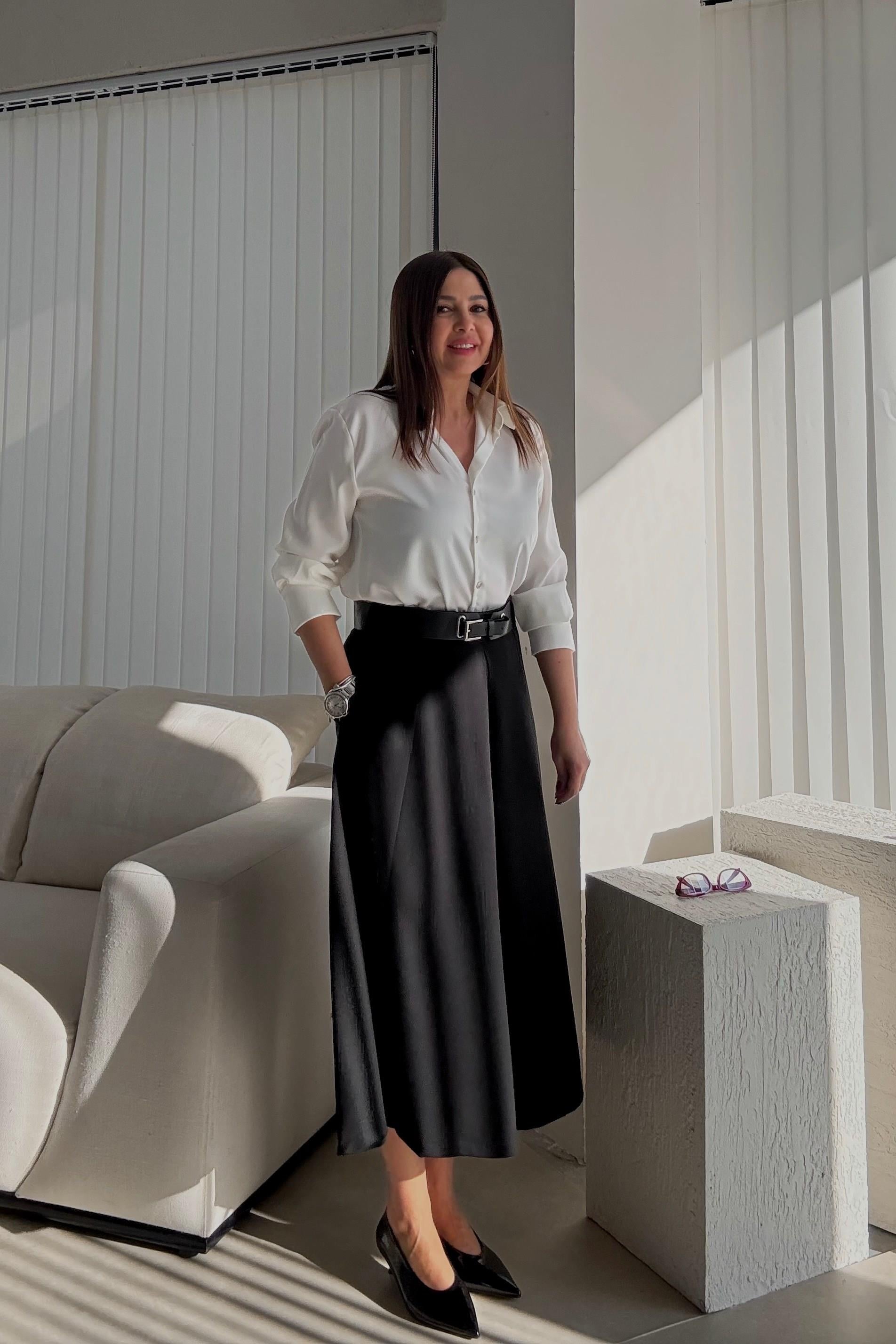 Siyah Beli Kemerli Etek 