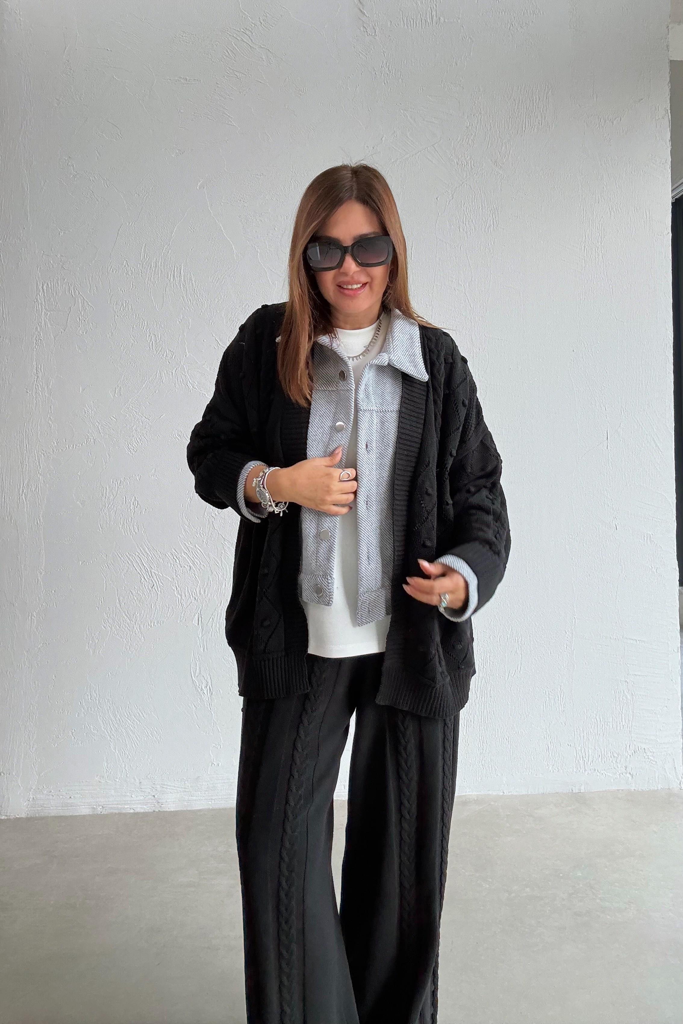 Siyah Gömlek Detaylı Triko Ceket Pantolon Takım 