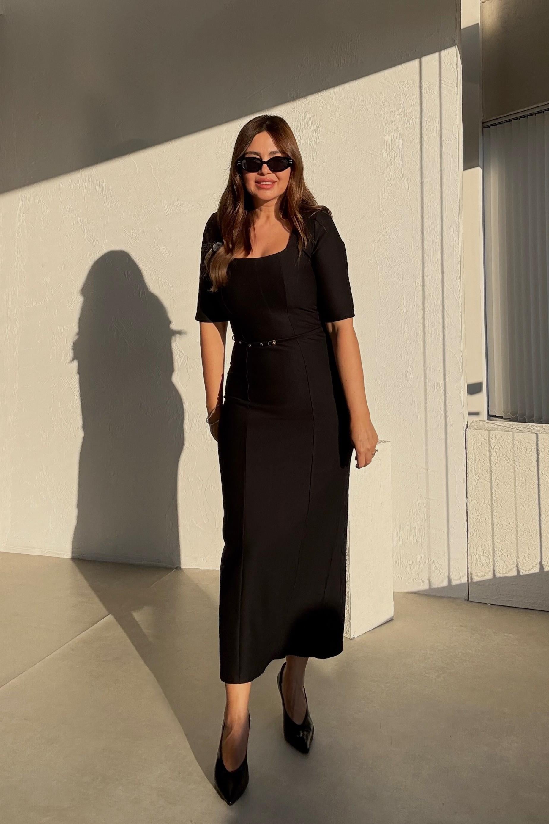 Siyah Kemerli Uzun Elbise 