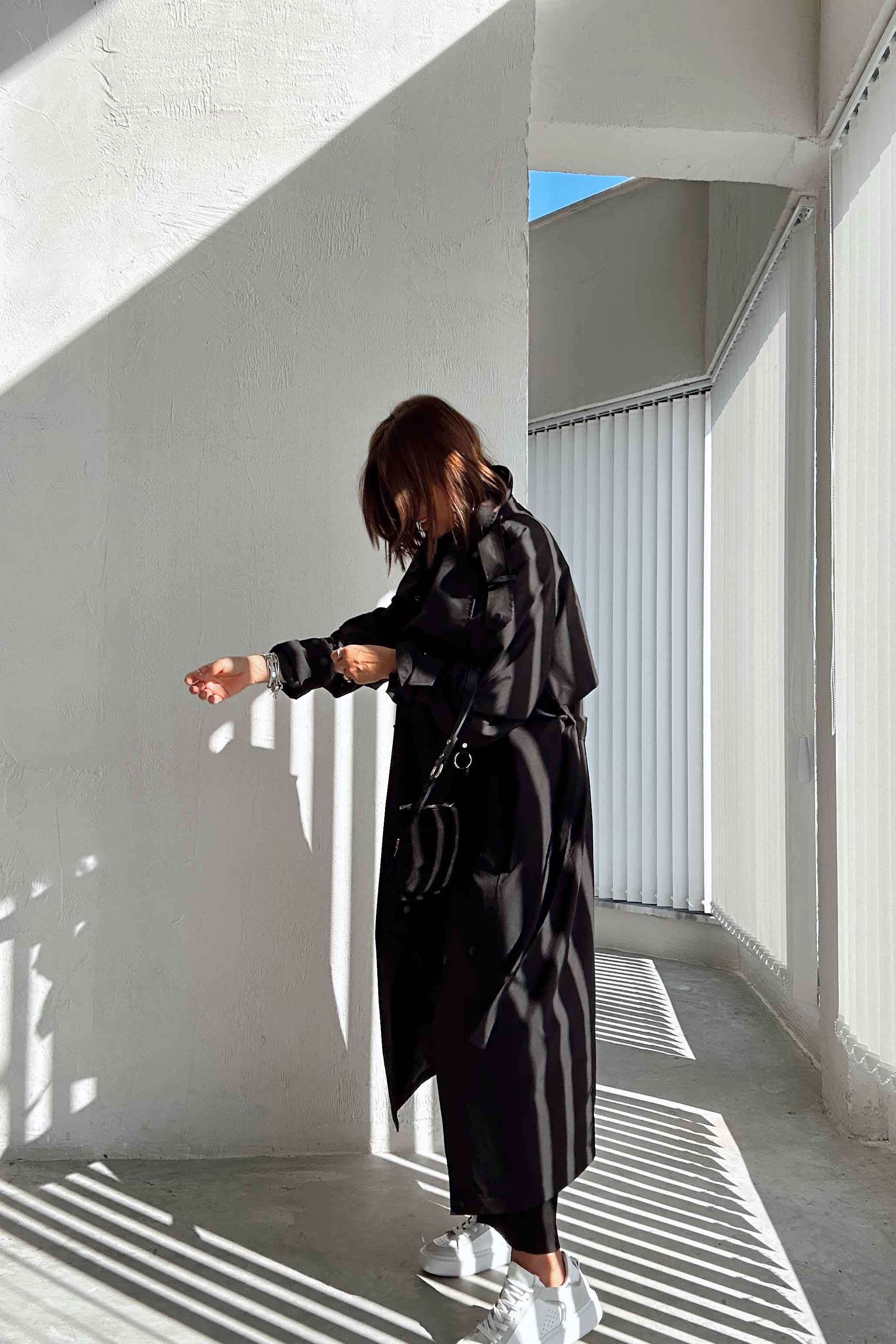 Siyah Yaka Detaylı Trenchcoat 