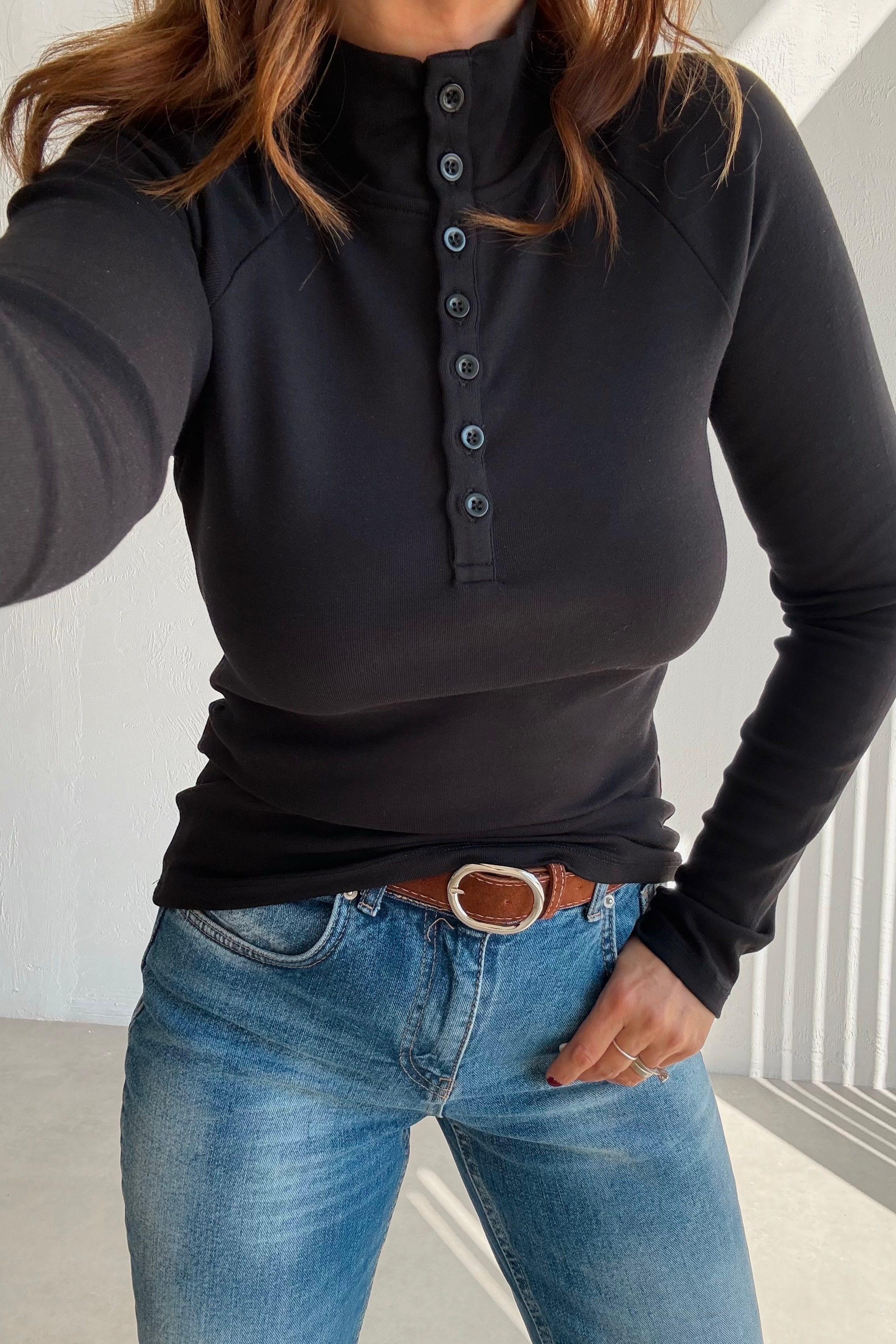 Siyah Yüksek Yaka Basic Üst 