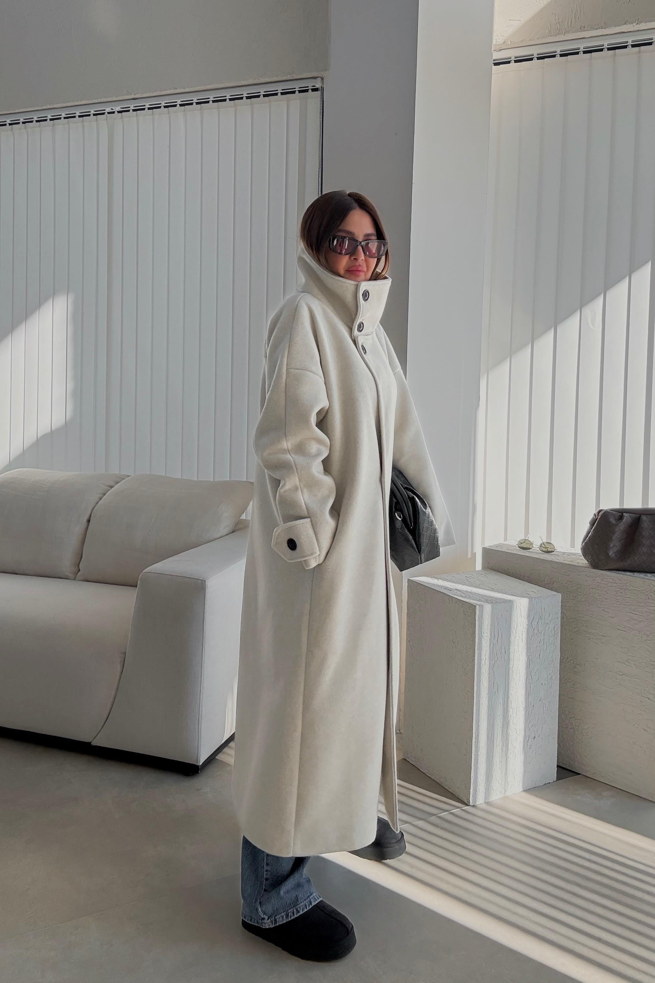 Taş Rengi Dik Yaka Uzun Kaban 