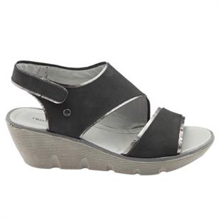 Hush Puppies 031Z101724 Clara Lyrıcale Siyah Nubuk Kadın Sandalet