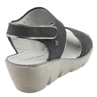 Hush Puppies 031Z101724 Clara Lyrıcale Siyah Nubuk Kadın Sandalet