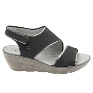 Hush Puppies 031Z101724 Clara Lyrıcale Siyah Nubuk Kadın Sandalet