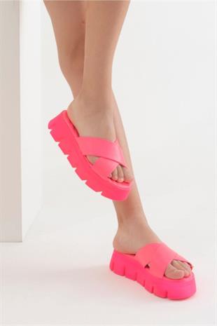 Wella 7658 Fuşya Kadın Terlik
