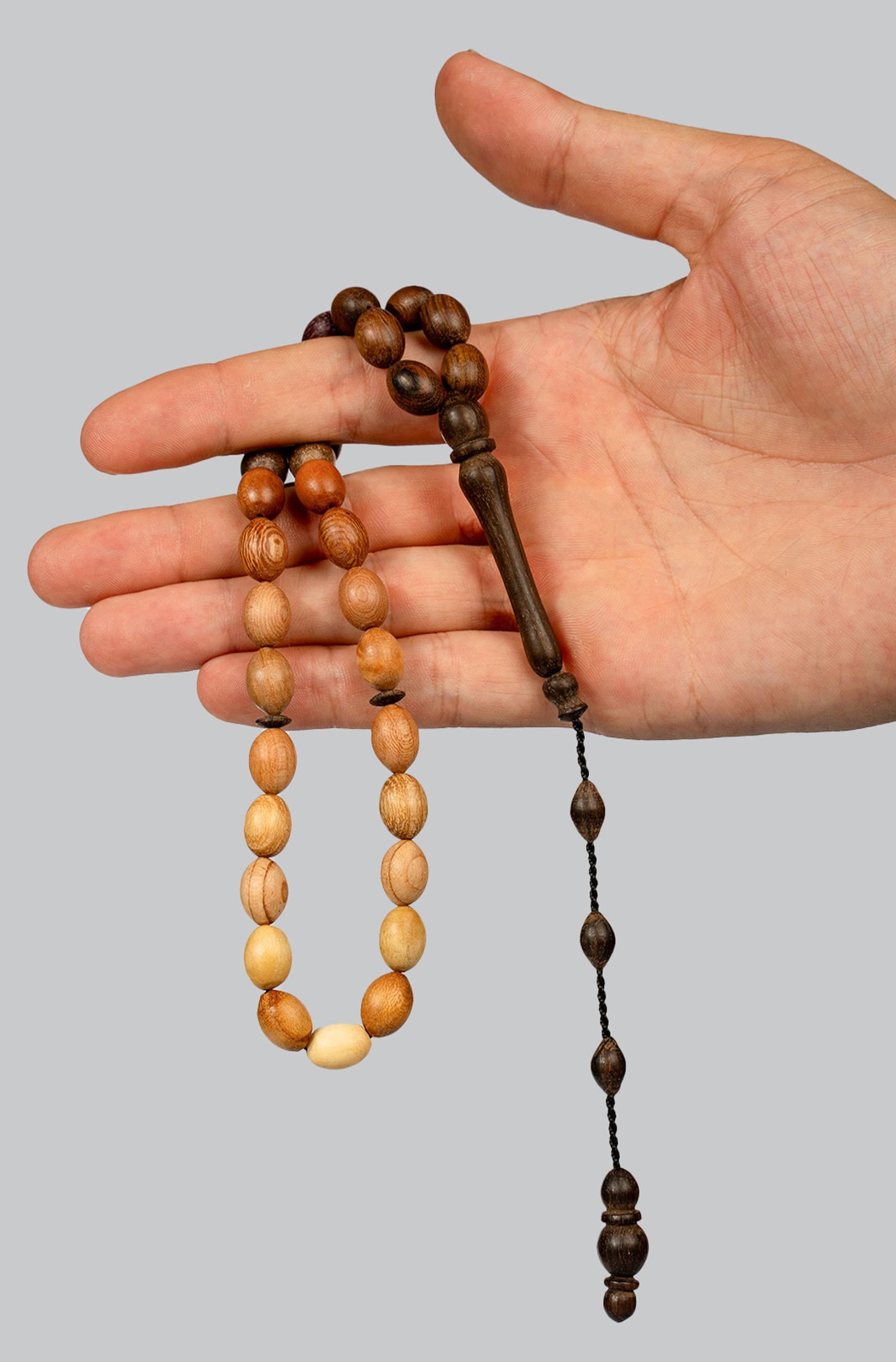 Güzel Çekimli Usta İşçilik Arpa Tane Karma Ağaç