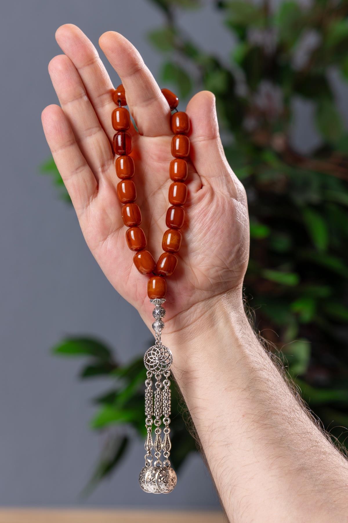 Kahverengi Özel Püsküllü 17lik Maskot Tesbih