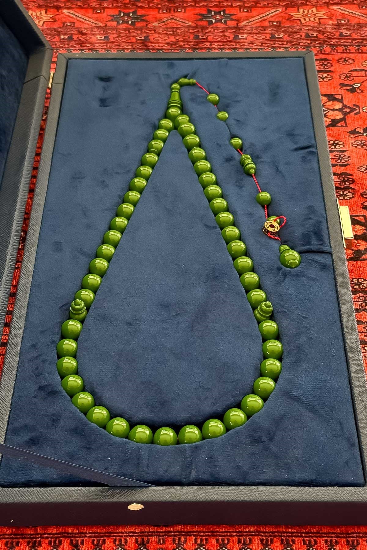 Yeşil Renk Özel Kutulu 45 Boncuklu Eski Bowling Topu Tesbih