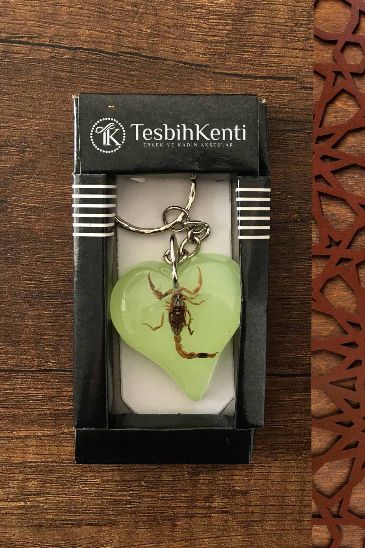 Yeşil Renk Akrep Fosilli Anahtarlık Model 6